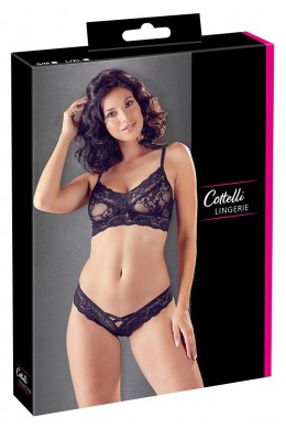 Bralette e tanga brasiliana con motivo criss cross. Bralette e tanga brasiliana con motivo criss cross.