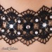 Collarino in pizzo con perle e strass. Collarino in pizzo con perle e strass.