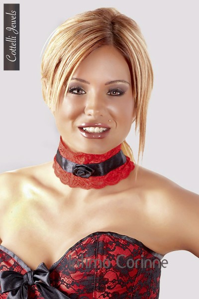 Collarino in pizzo e satin rosso/nero con fiore. Collarino in pizzo e satin rosso/nero con fiore.
