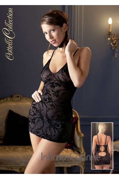 Chemise con ricami vellutati.