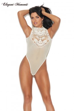 Body bianco in microrete con ricami nella parte frontale. Body bianco in microrete con ricami nella parte frontale.