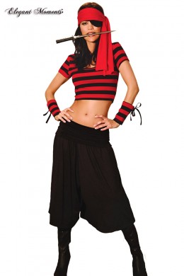 Costume pirata 6 pezzi. Costume pirata 6 pezzi.