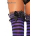 Leg Avenue: calze a righe con balza ricamata e fiocco. Leg Avenue: calze a righe con balza ricamata e fiocco.