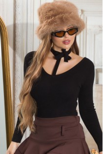 Maglia con scollo a V e collarino da legare. Nero.