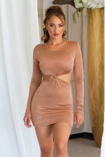 Miniabito cappuccino con maniche lunghe e cut-out laterale