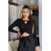 Maglia corta nera con incrocio e cut-out