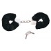Manette con peluche nero. Manette con peluche nero.