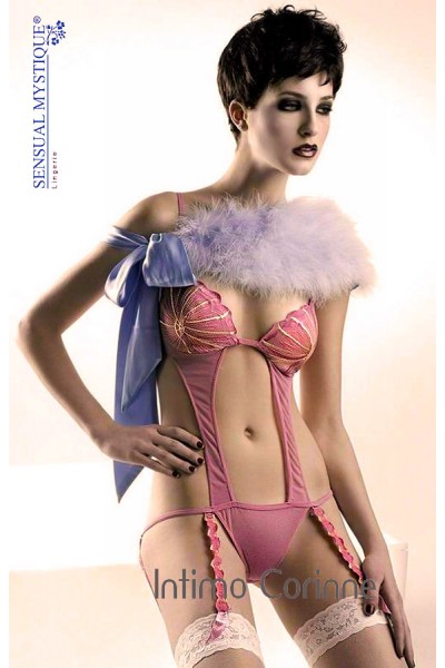 Body rosa ricamato con reggicalze. Body rosa ricamato con reggicalze.