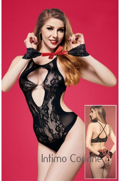 Body in pizzo con polsini. Body in pizzo con polsini.