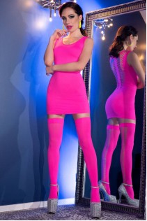 Mini abito fucsia con schiena stringata + calze. Mini abito fucsia con schiena stringata + calze.