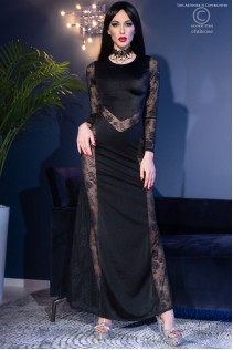 Abito lungo nero con inserti in pizzo. Abito lungo nero con inserti in pizzo.