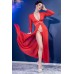 Vestaglia rossa in tulle con inserti in pizzo. Vestaglia rossa in tulle con inserti in pizzo.