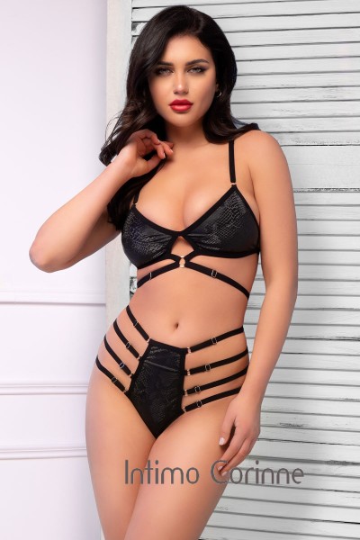 Intimo 2 pezzi in tessuto pitonato nero con cinghie regolabili. Intimo 2 pezzi in tessuto pitonato nero con cinghie regolabili.