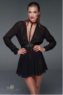 Mini abito in chiffon con cintura.