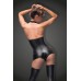 Body short con scollatura anteriore a goccia e collarino integrato. Body short con scollatura anteriore a goccia e collarino integrato.