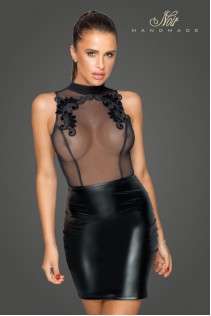 Vestito in tulle e Powerwetlook con ricami. Vestito in tulle e Powerwetlook con ricami.