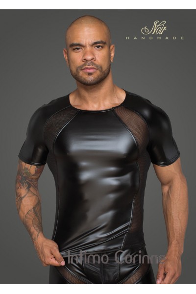 T-shirt da uomo in tessuto effetto bagnato con inserti in rete 3D . T-shirt da uomo in tessuto effetto bagnato con inserti in rete 3D .