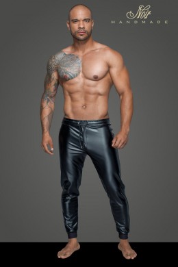 Treggings uomo in Powerwetlook con cintura elastica. Treggings uomo in Powerwetlook con cintura elastica.